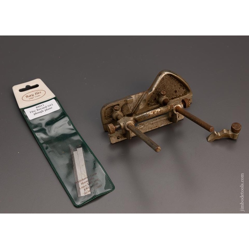 RECORD No. 043 Plow Plane with new Cutter Set – 98870
