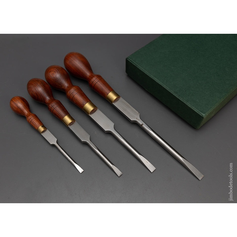 Stunning Boxed Set of Rosewood Handled Cabinet Makers Screwdrivers – 115525