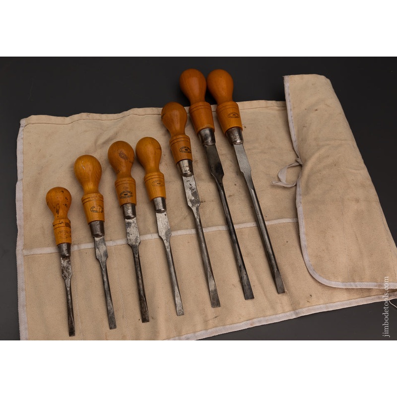 Pretty Set of English Beech Cabinet Makers Screwdrivers – 103701