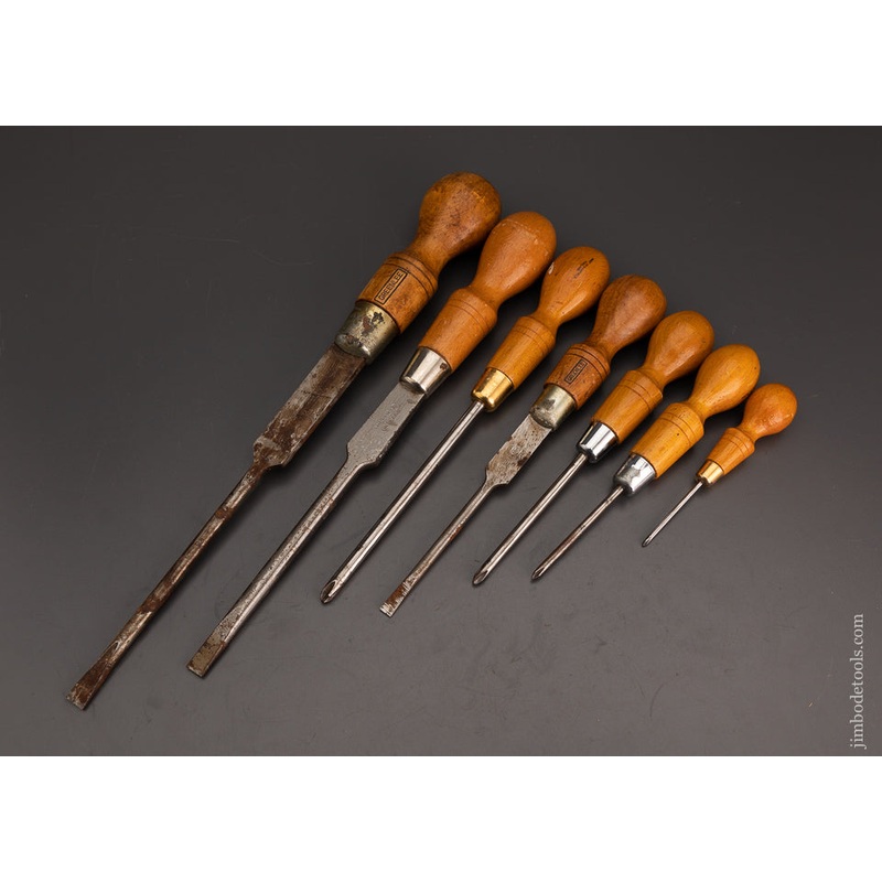 Set of 7 Cabinet Maker Screwdrivers with Beech Handles including 4 Phillips — 103699