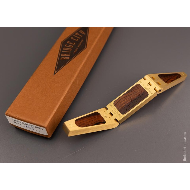 Rosewood Mint in Box BRIDGE CITY TOOL WORKS No. SS DT Dovetail Saddle Square — 96521