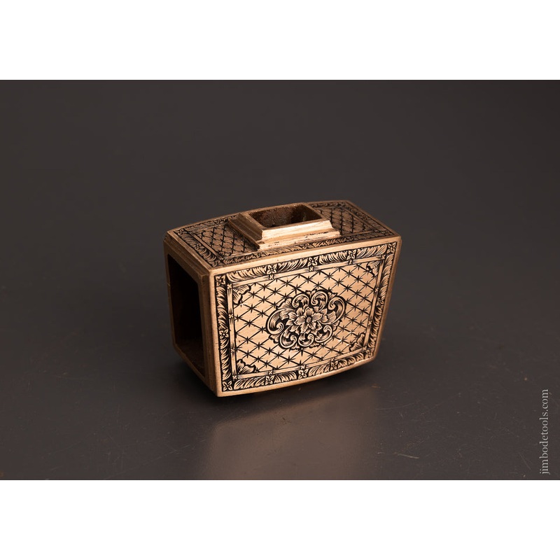 STUDLEY Chest Style Gunmetal Mallet Head Lavishly Engraved in The Ukraine by MIKHAIL DAVYDOV – 105751