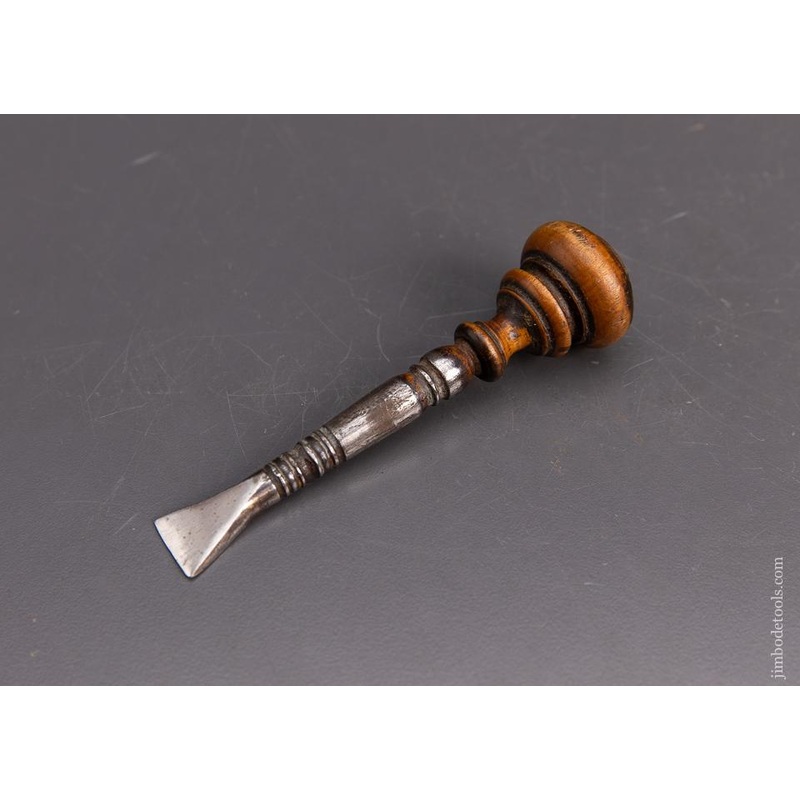 Spectacular 18th Century Buttonhole Chisel — 93452