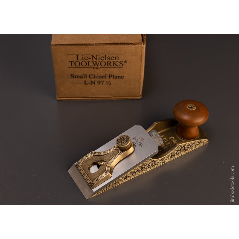 Spectacular LIE NIELSEN No. 97 1/2 Plane Lavishly Engraved by MIKHAIL DAVYDOV – 107039