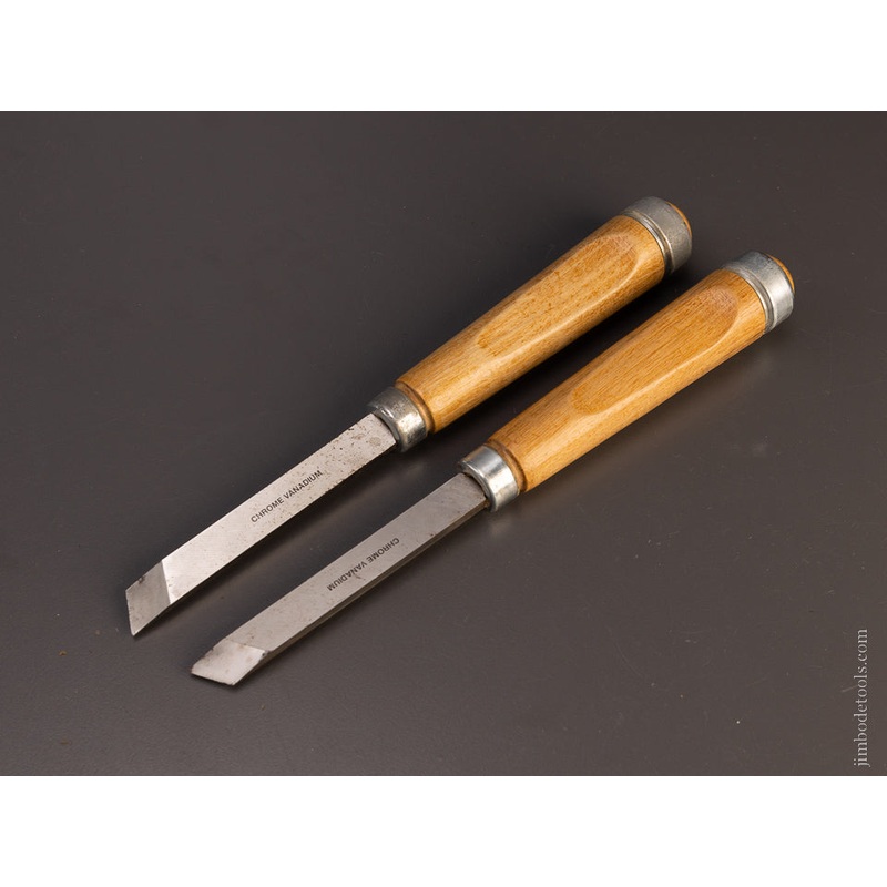 2 Mint Left & Right Skew Paring Chisels – 107584