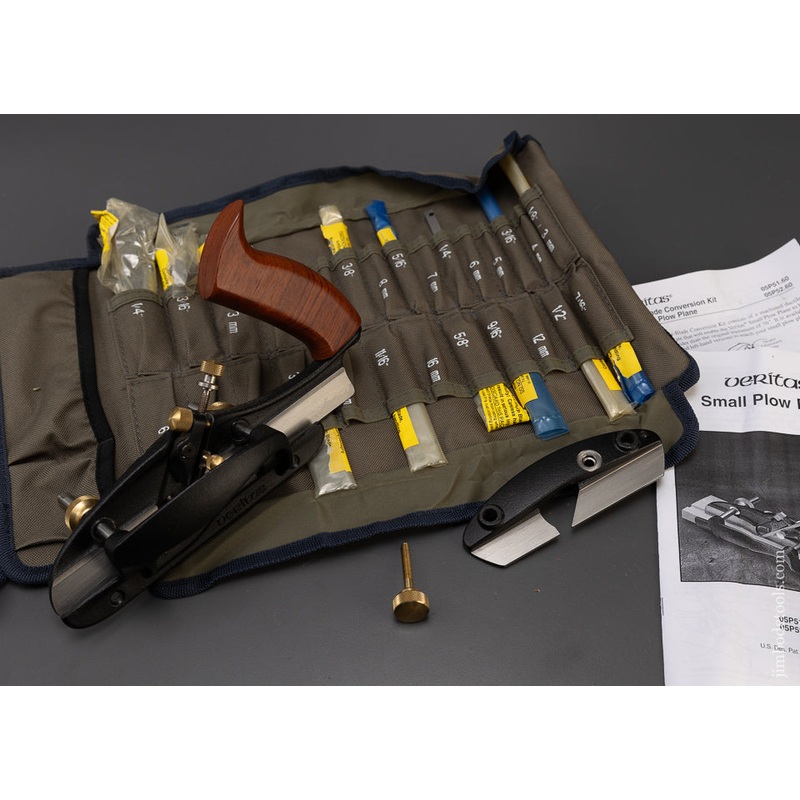 VERITAS Right Hand Small Plow Plane with All Imperial Blades & Conversion Kit Mint in Box – 109219