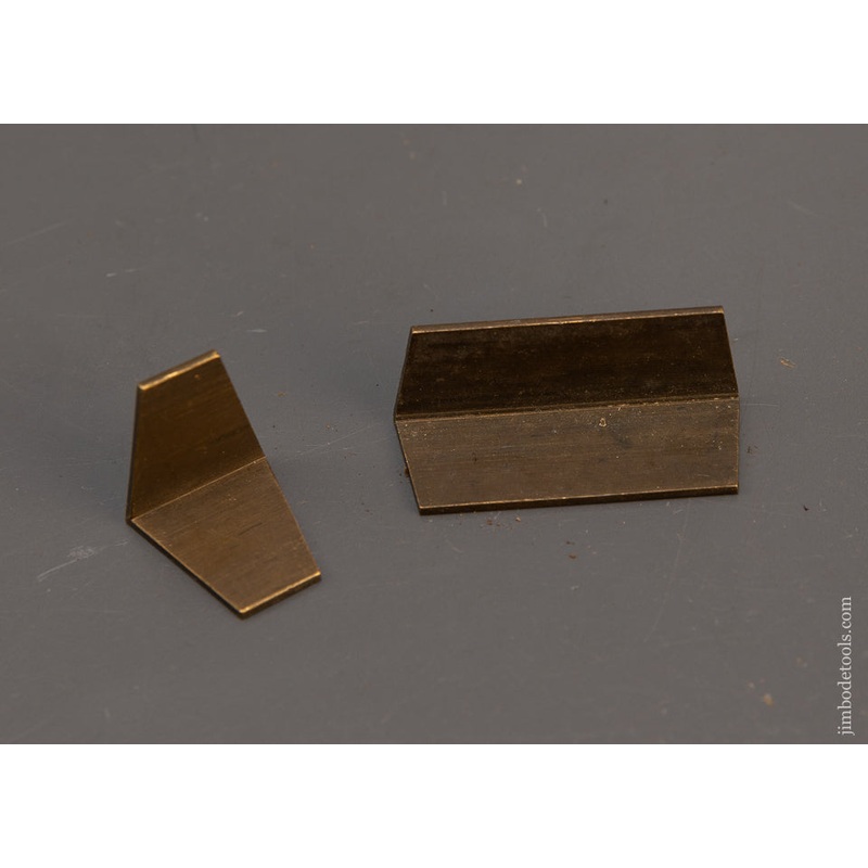 2 Brass Dovetail Squares – 105592