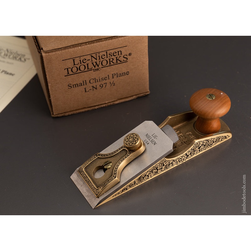 Spectacular LIE NIELSEN No. 97 1/2 Plane Lavishly Engraved by MIKHAIL DAVYDOV – 103622
