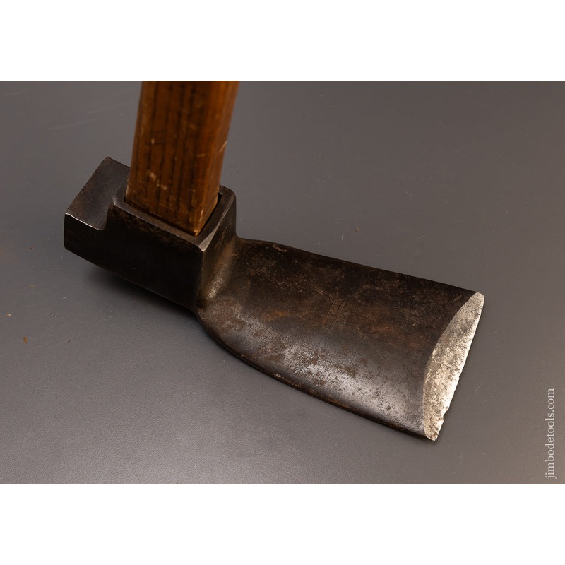 Very Clean PLUMB Carpenters Adze – 109716