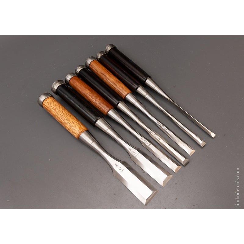 Stunning Set of 7 SUKEMARU Japanese Chisels with Contrasting Handles – 111464