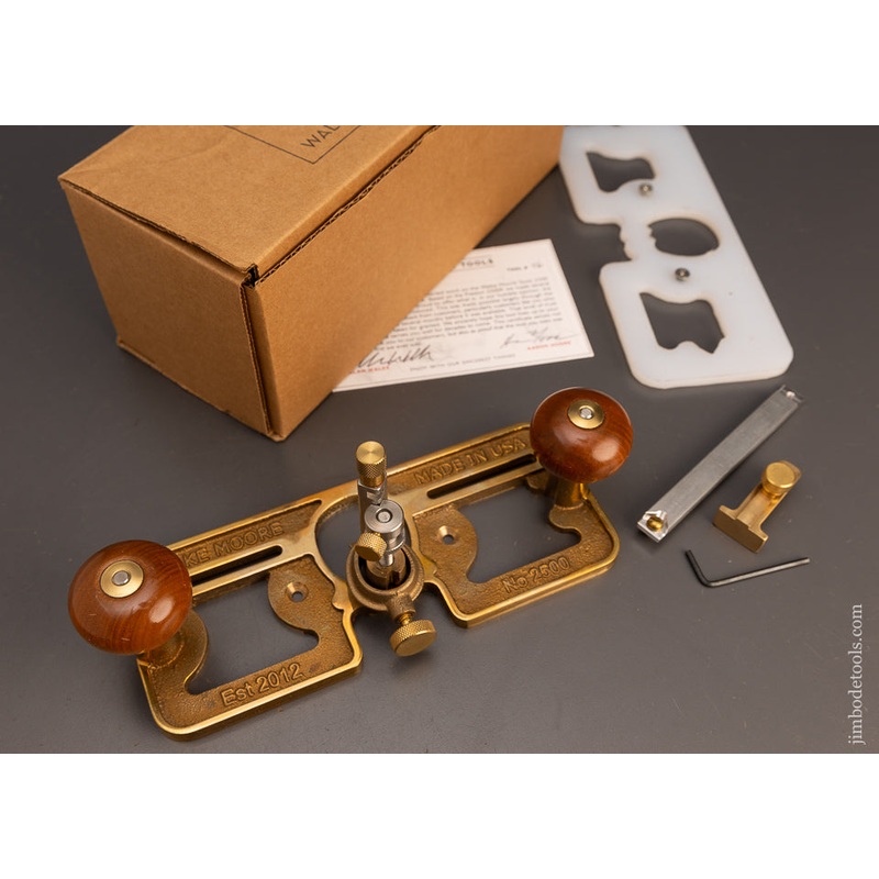 WALKE MOORE TOOLS No. 2500 Brass 8 1.2 Inch Router Plane Mint in Box – 113985