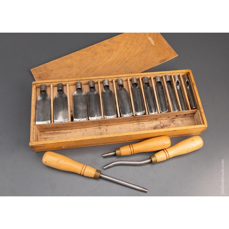 RARE & FINE! Fifteen Piece No. 450 Patternmaker’s Gouge Set by ADAMS & NELSON CO in Original Box – 94242